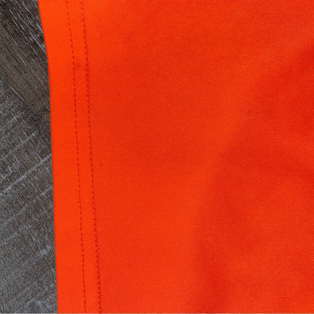 SOLD Under Armour HEATGEAR Size 6 Tee - Picture 7 of 8